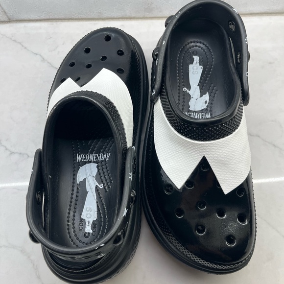 CROCS X WEDNESDAY platform clogs - Picture 2 of 7